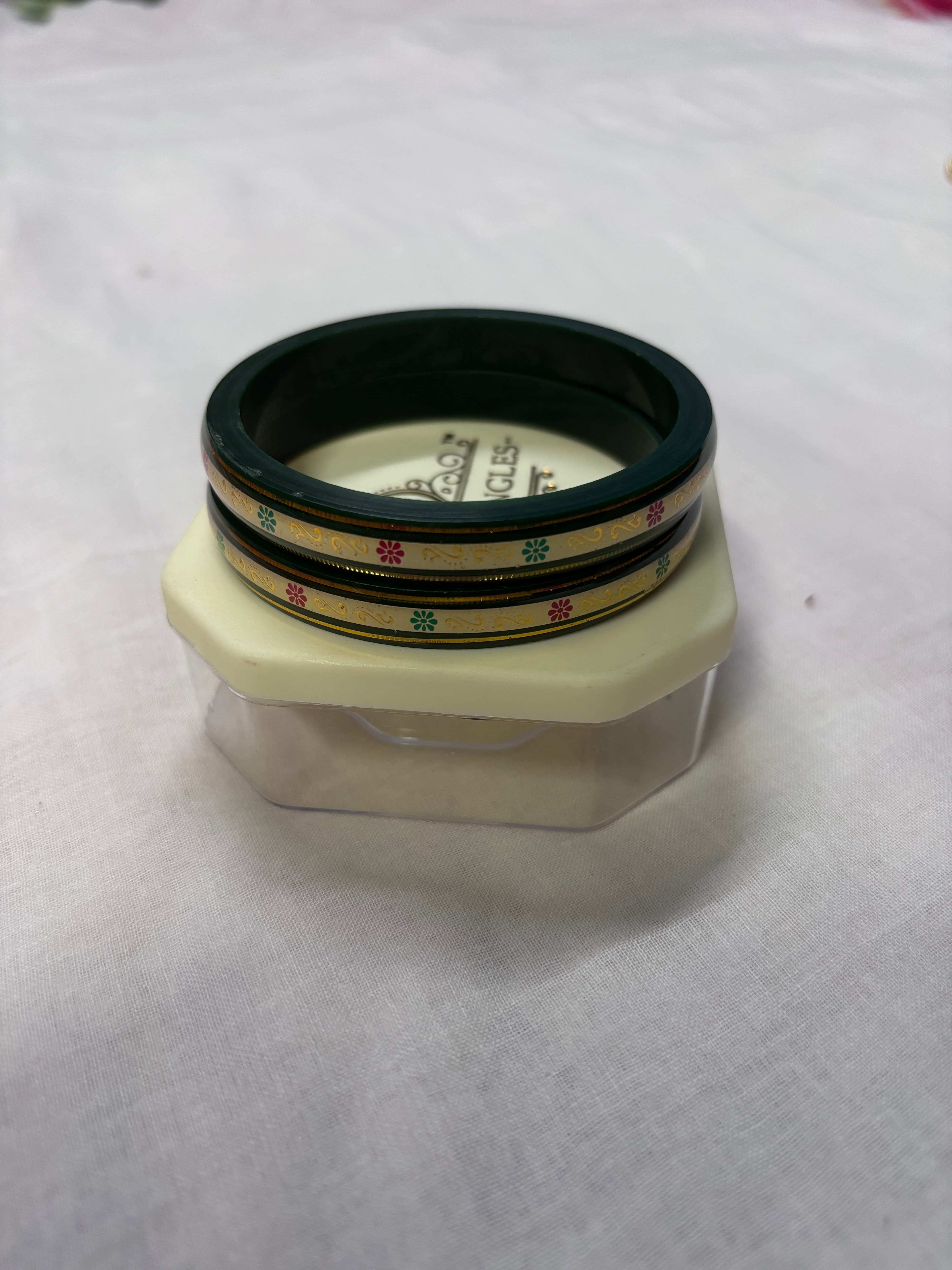 Green Shell Gold-Plated Pola Bangle Set